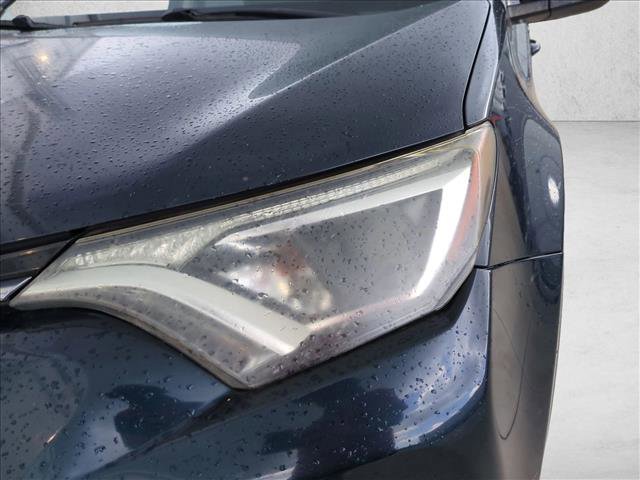 Used 2017 Toyota RAV4 LE FWD image 9