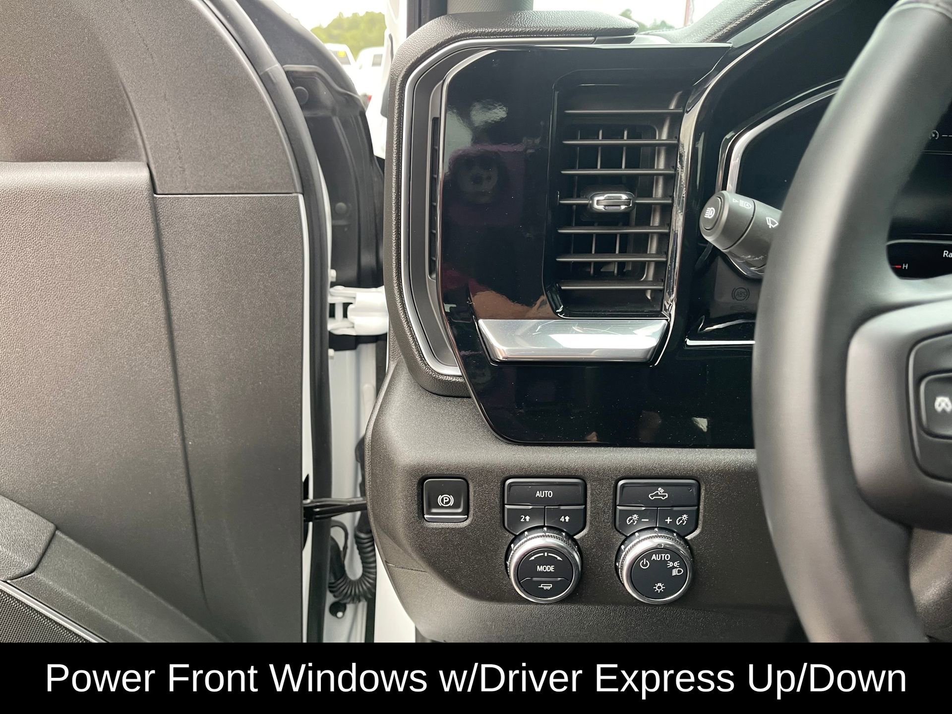 Used 2025 GMC Sierra 1500 SLE image 15