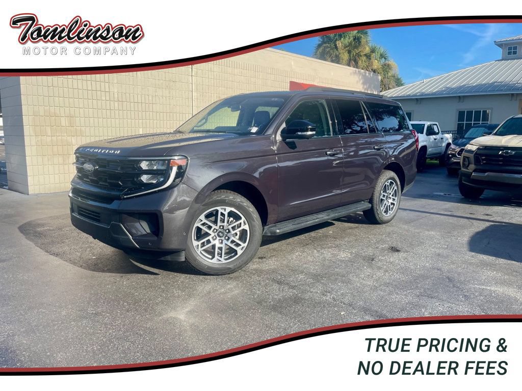 Used 2025 Ford Expedition Active AWD/4WD image 1
