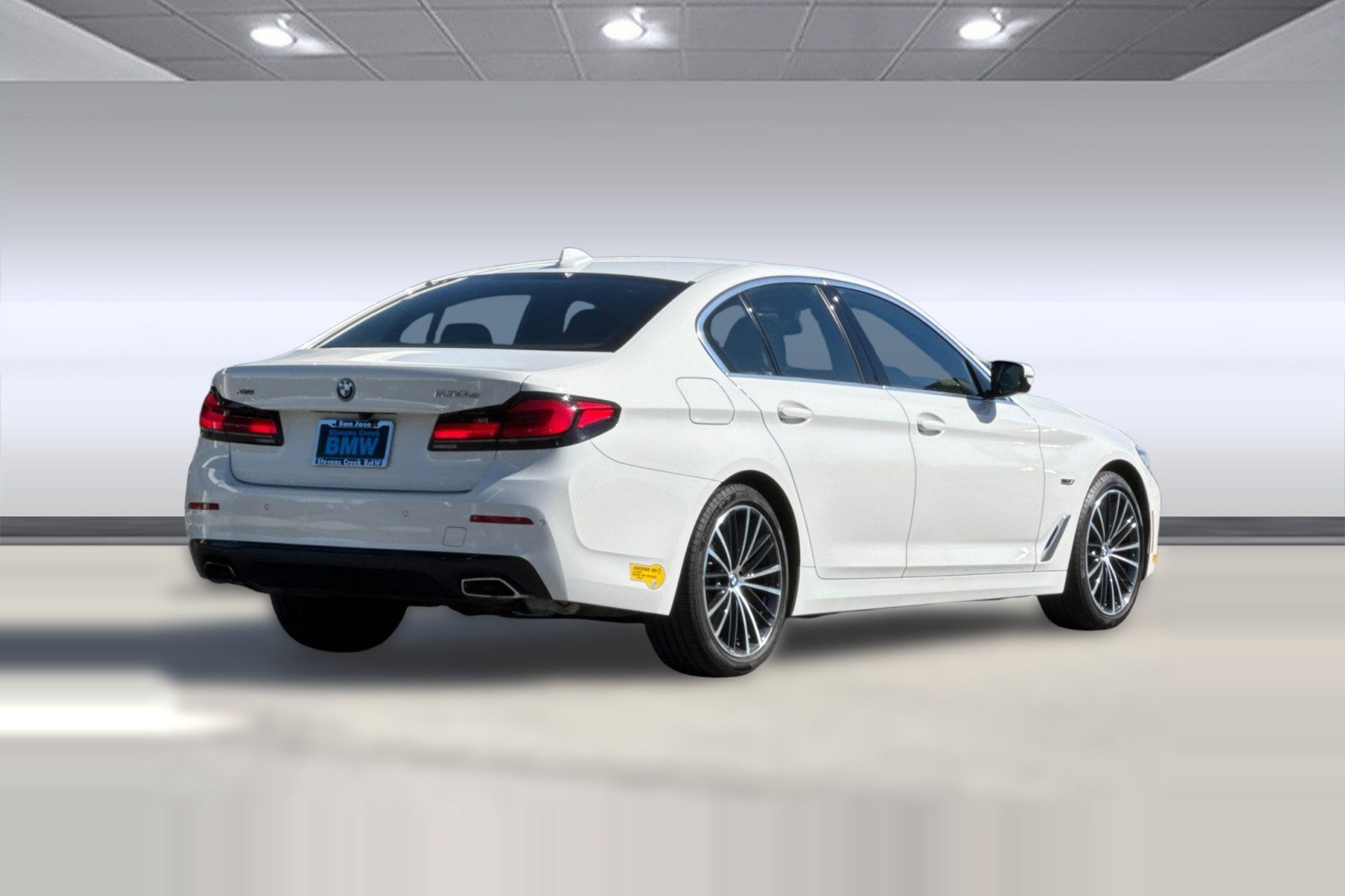Used 2022 BMW 530e xDrive w/ Convenience Package AWD/4WD image 9