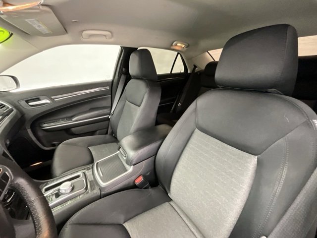 Used 2021 Chrysler 300 Touring w/ Sport Appearance Package image 6