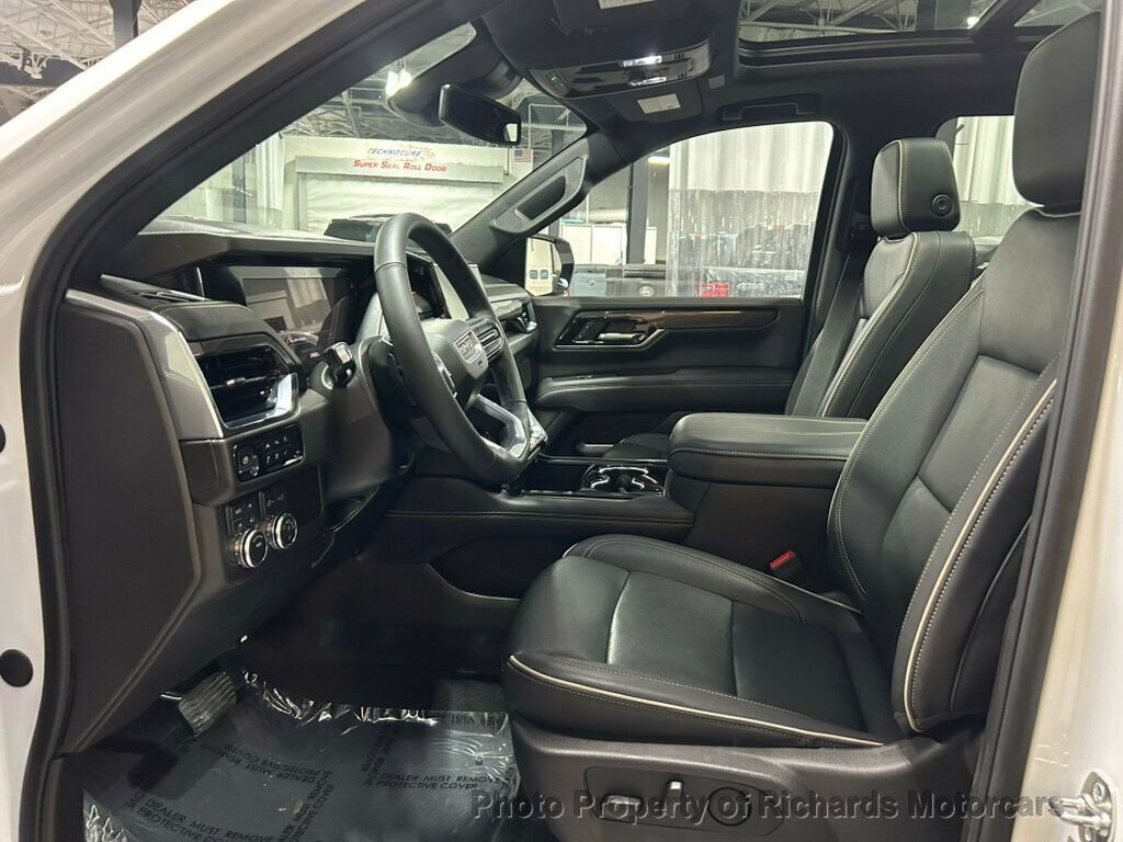 Used 2025 GMC Yukon XL Elevation AWD/4WD image 15