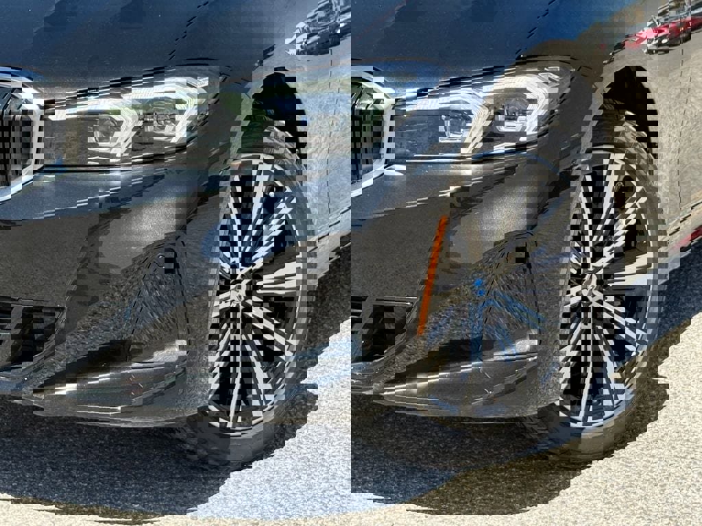 Used 2025 BMW 330i xDrive 330i xDrive image 2