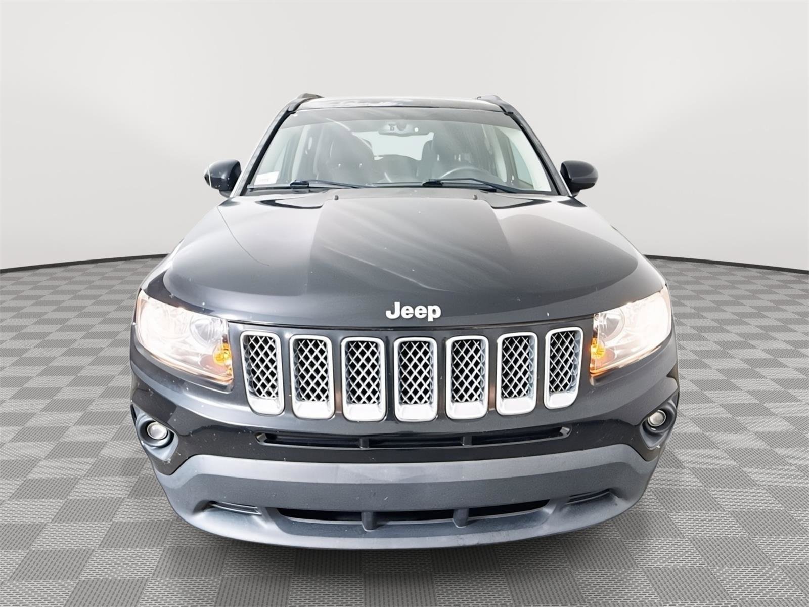 Used 2017 Jeep Compass Latitude FWD image 6