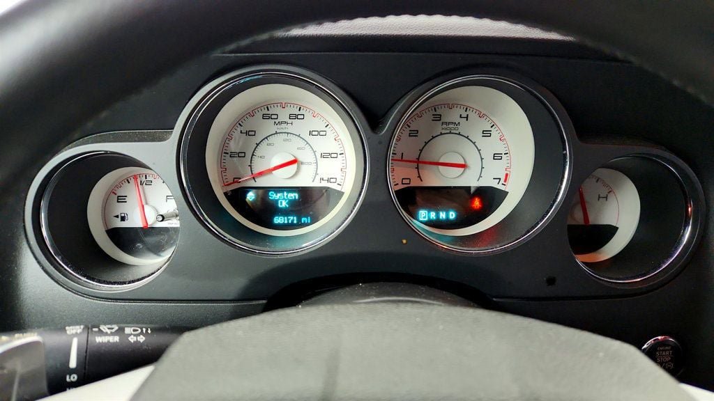 Used 2013 Dodge Challenger SXT RWD image 15