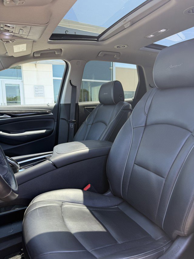 Used 2021 Buick Enclave Avenir w/ Avenir Technology Package image 11