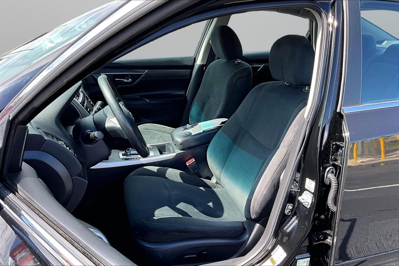 Used 2015 Nissan Altima 2.5 S w/ Sport Value Package FWD image 15