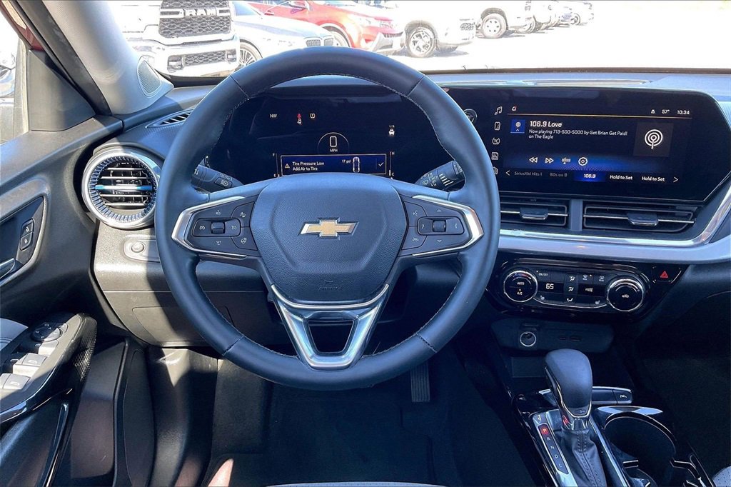 Certified 2024 Chevrolet Trax LT w/ Driver Confidence Package image 8