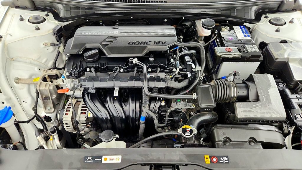 Used 2024 Hyundai Elantra SE FWD image 25