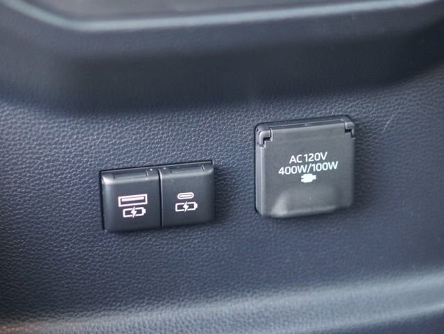 Used 2023 Toyota Tundra Platinum w/ Advanced Package image 53