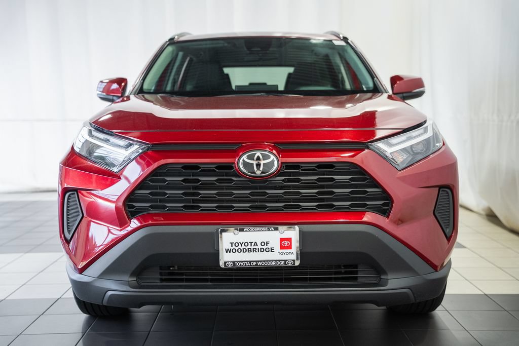 Used 2025 Toyota RAV4 XLE AWD/4WD image 2