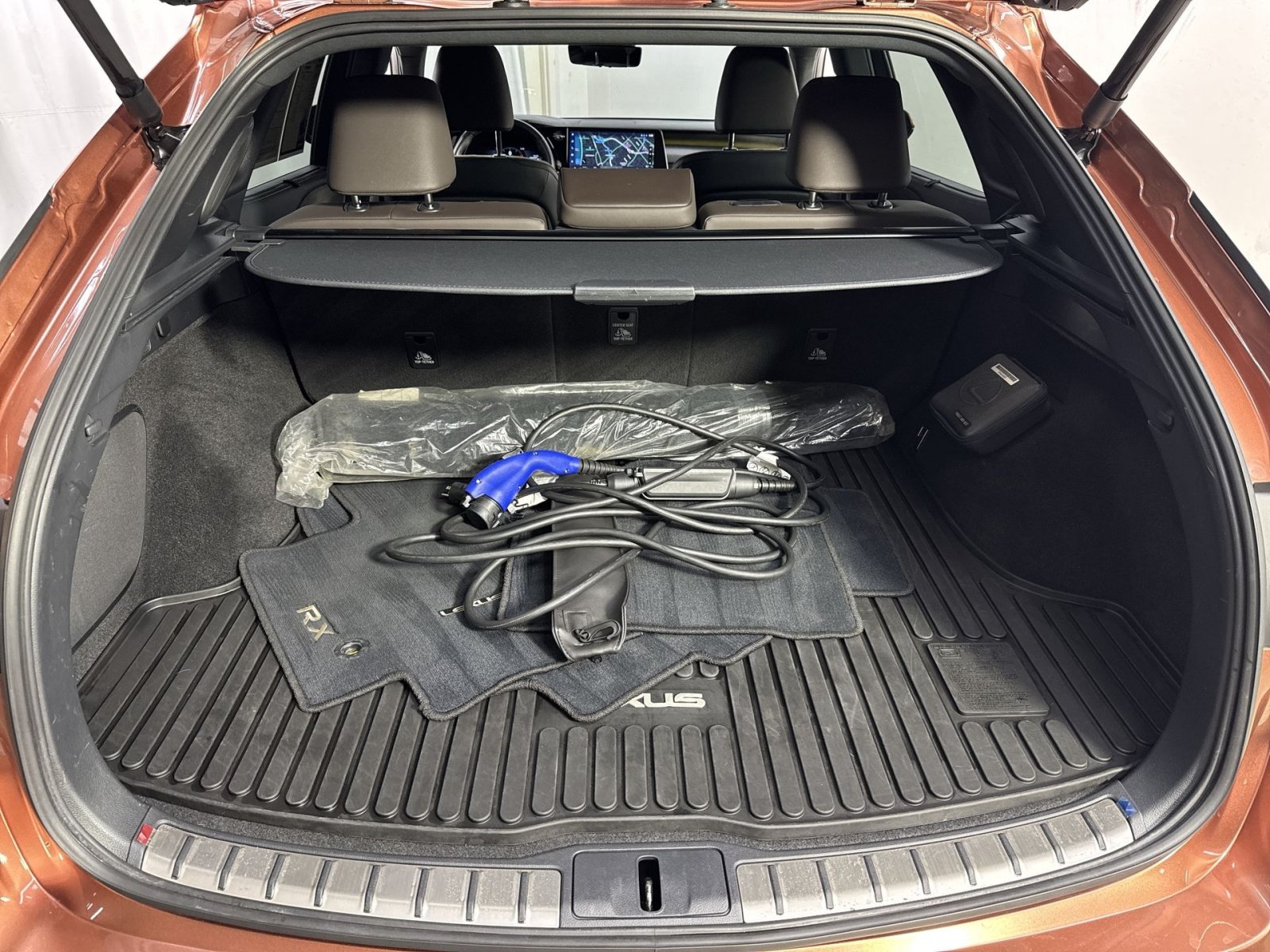 Used 2025 Lexus RX 450h AWD w/ Convenience Package image 38