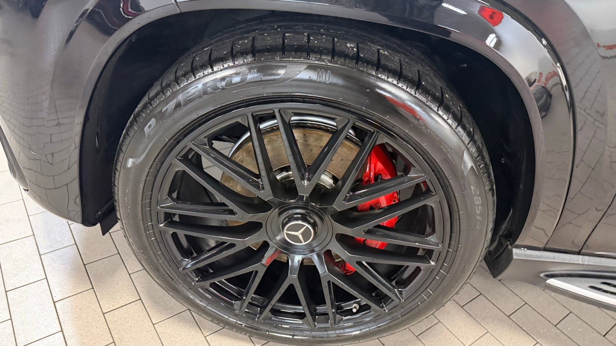 Used 2024 Mercedes-Benz GLS 63 AMG 4MATIC image 25