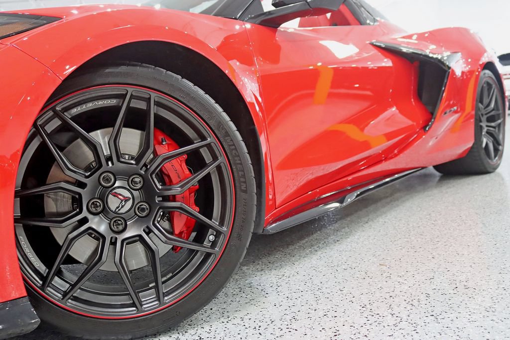 Used 2023 Chevrolet Corvette Z06 RWD image 6