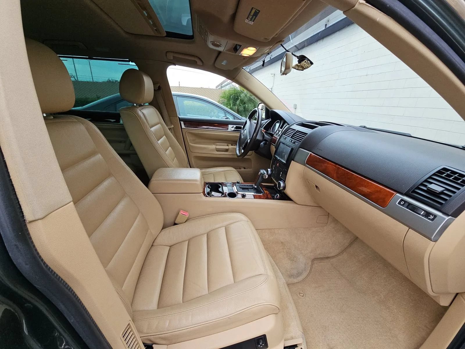Used 2005 Volkswagen Touareg V6 AWD/4WD image 14