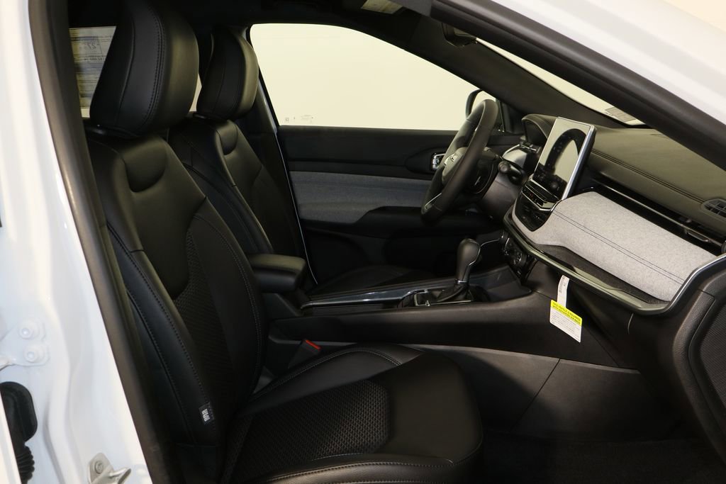 New 2024 Jeep Compass Latitude image 20