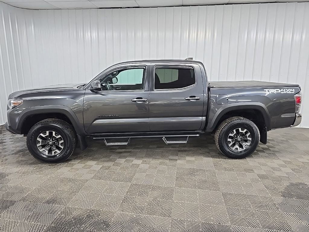 Used 2022 Toyota Tacoma TRD Off-Road AWD/4WD image 5