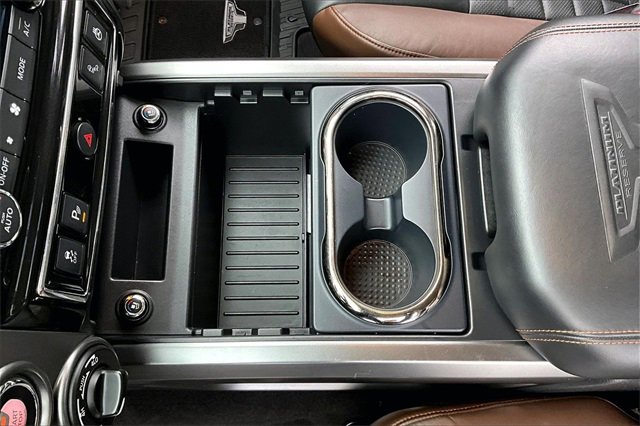 Used 2017 Nissan Titan Platinum Reserve image 19