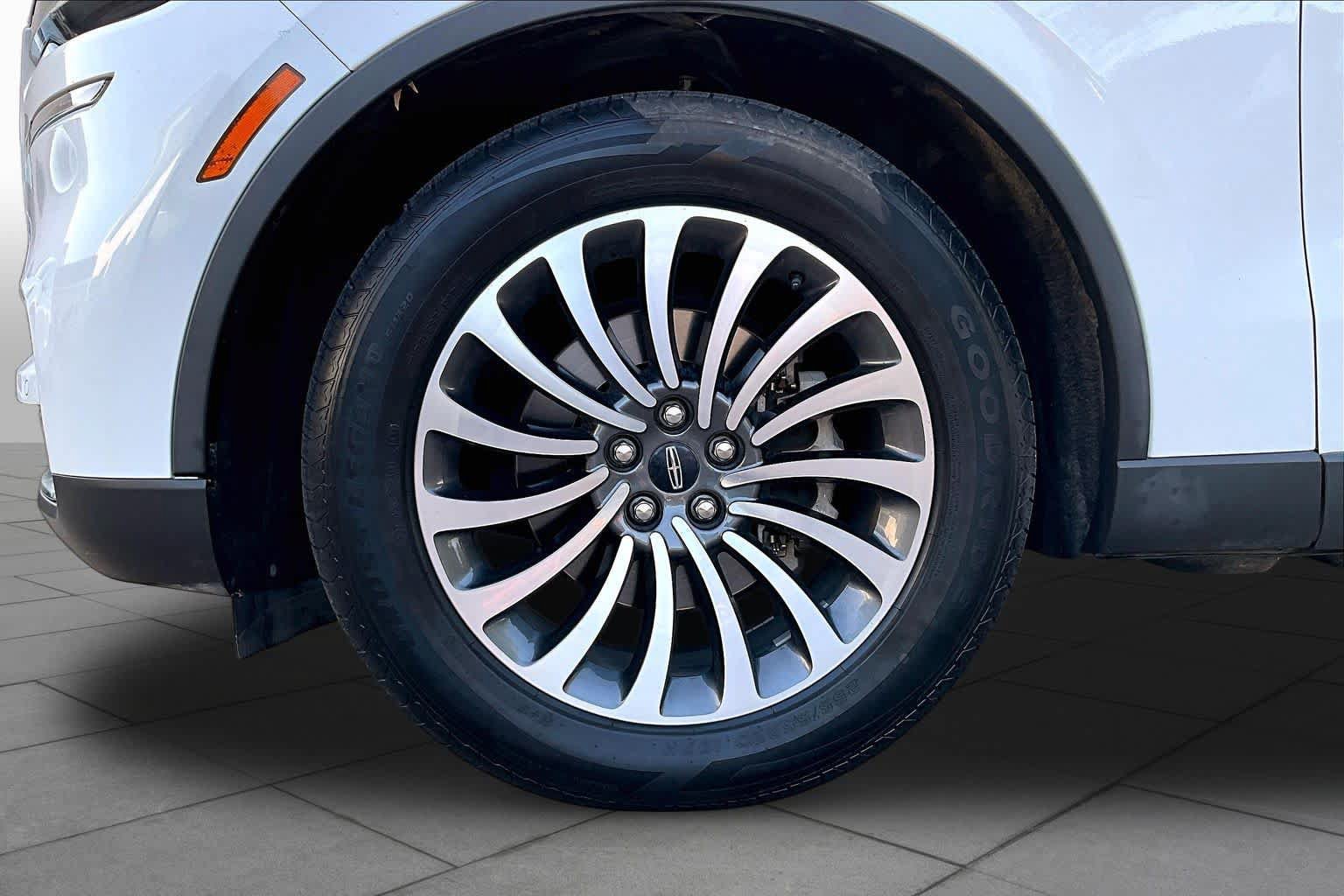Used 2021 Lincoln Aviator Reserve w/ Elements Package Plus RWD image 10