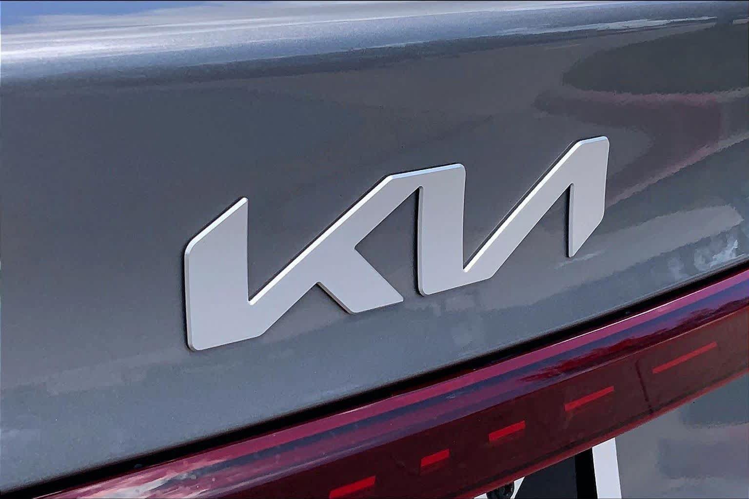 Certified 2024 Kia Forte LXS w/ LXS Technology Package FWD image 30