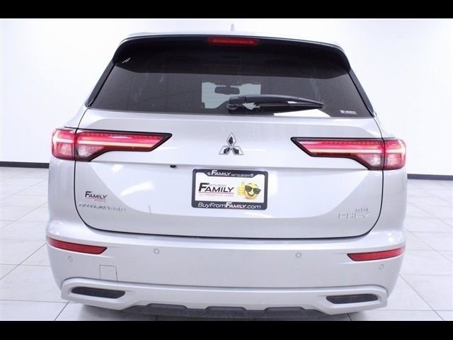 Used 2023 Mitsubishi Outlander SEL image 6