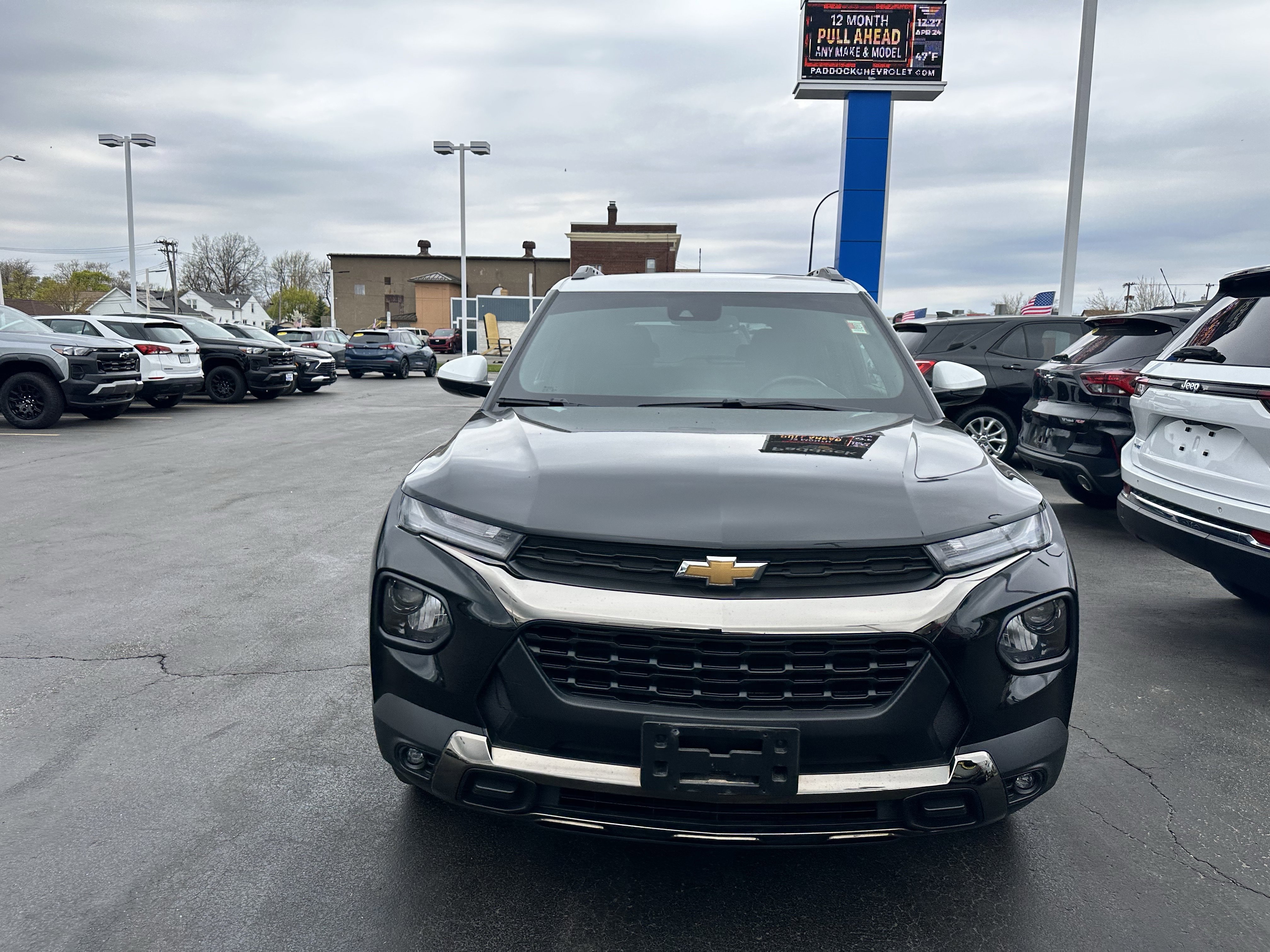 Used 2023 Chevrolet TrailBlazer ACTIV w/ Sun and Liftgate Package AWD/4WD image 2