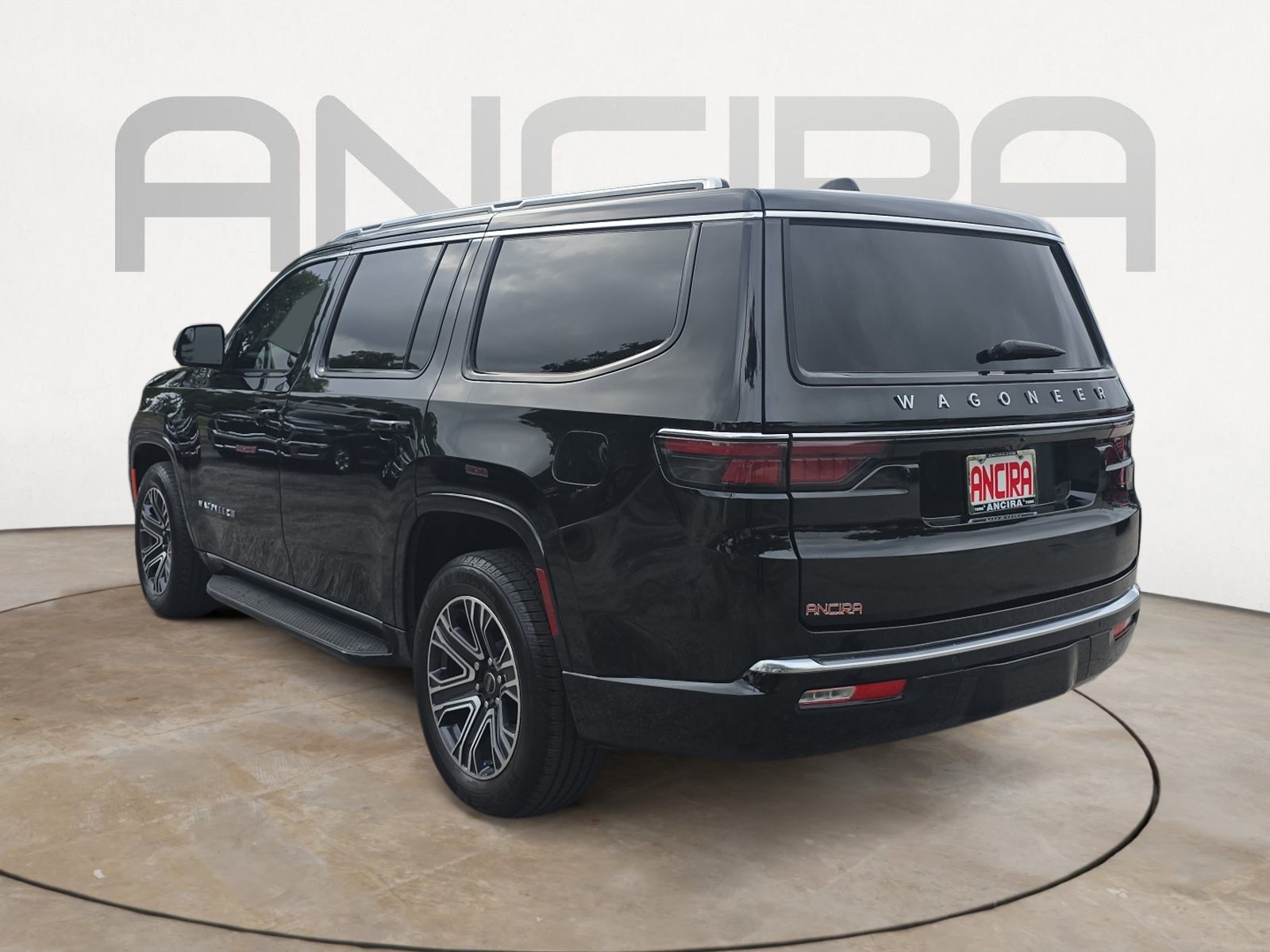 Used 2025 Jeep Wagoneer 4WD w/ Premium Group I image 8