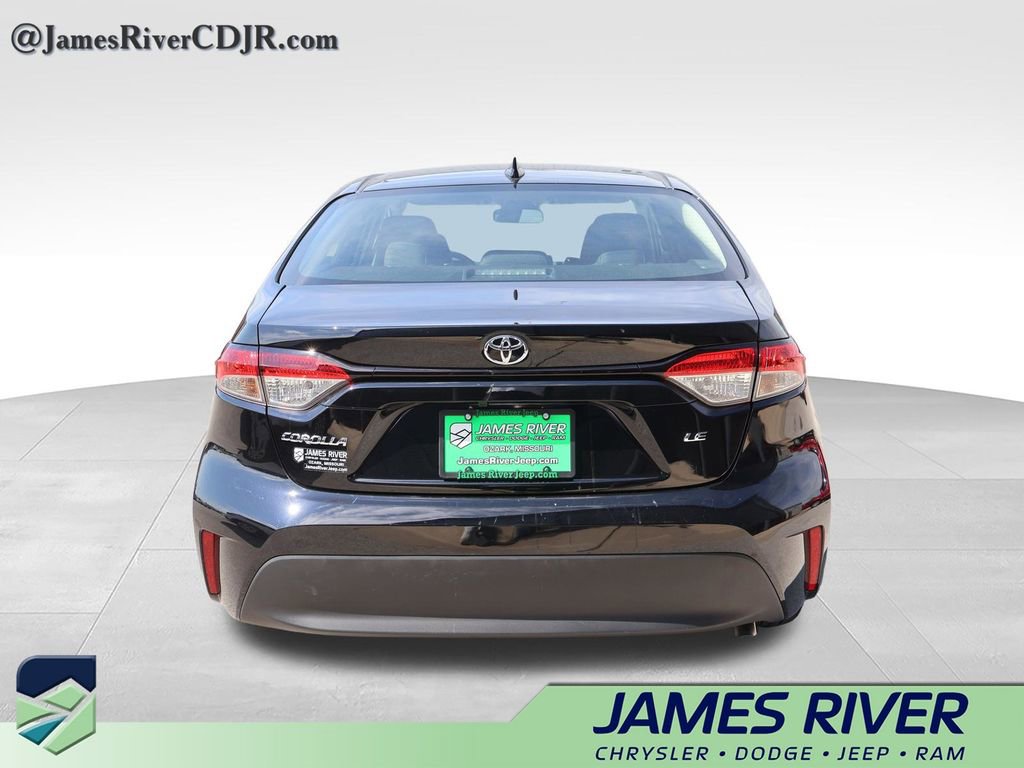Used 2026 Toyota Corolla LE FWD image 4