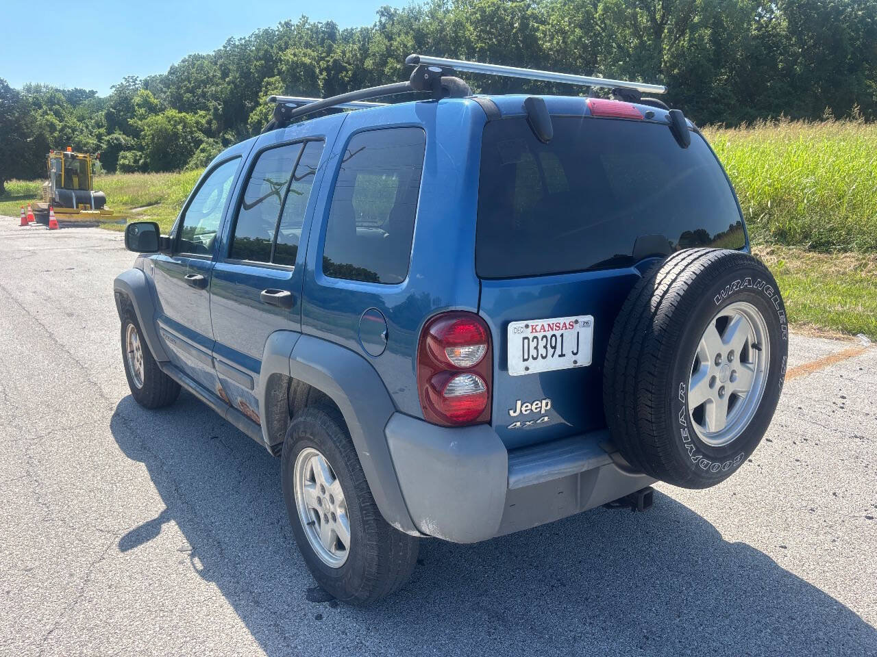 Used 2006 Jeep Liberty Sport AWD/4WD image 9