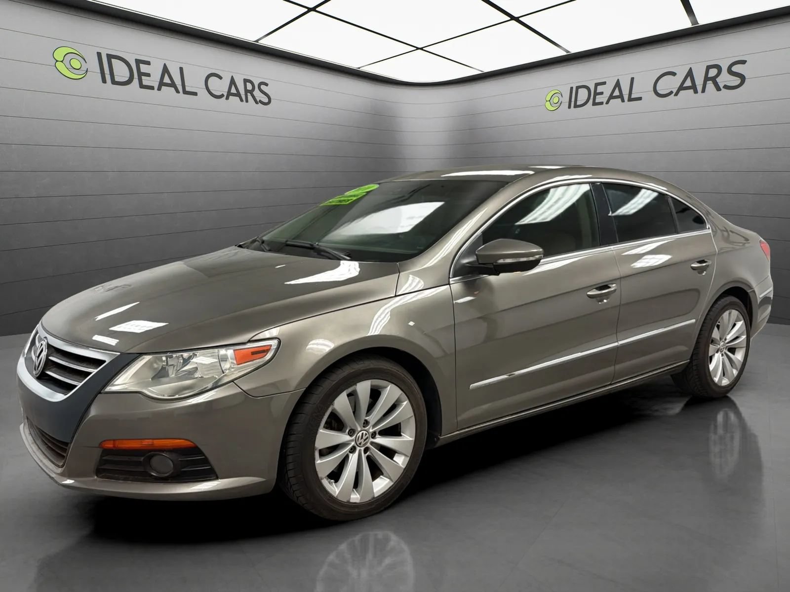 Used 2010 Volkswagen CC Sport FWD image 1