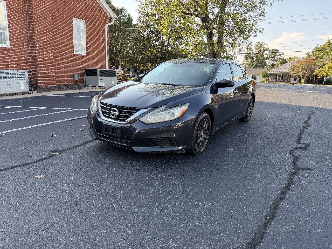Used 2016 Nissan Altima 2.5 S w/ Power Driver Seat Package FWD image 1