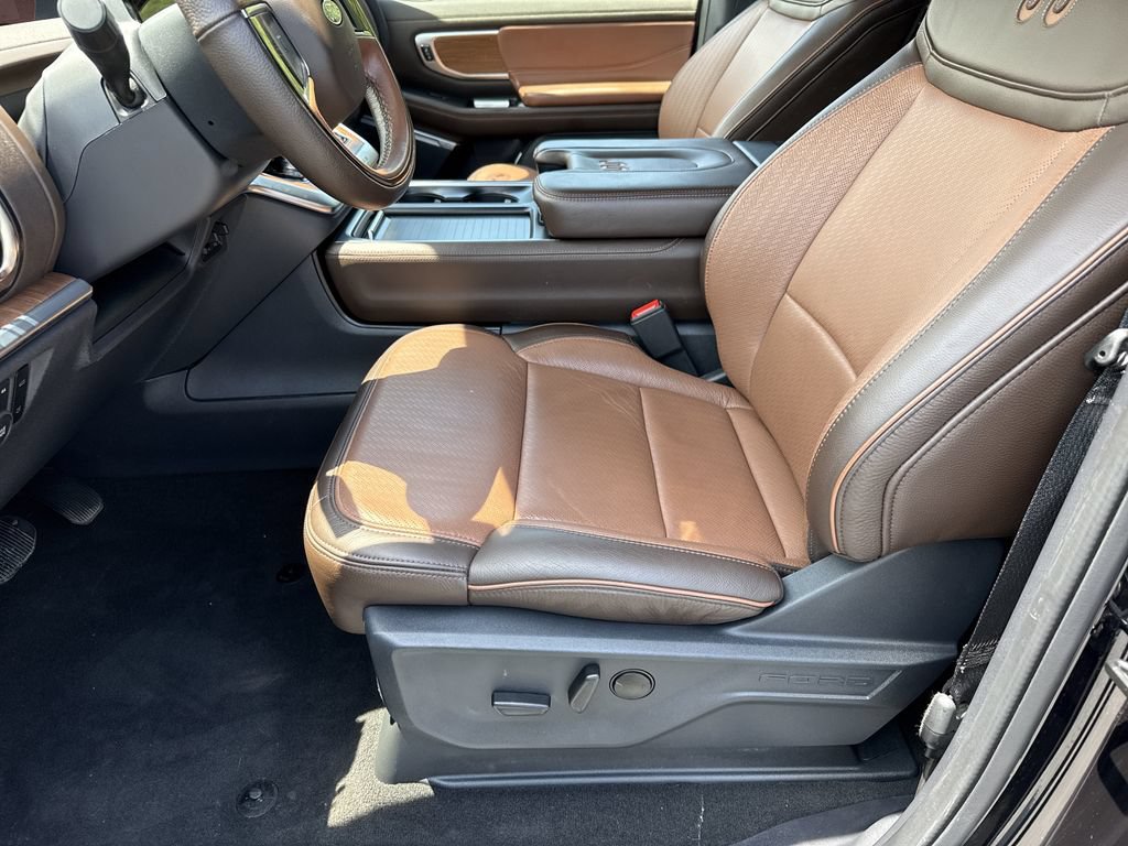 Used 2025 Ford Expedition King Ranch AWD/4WD image 9