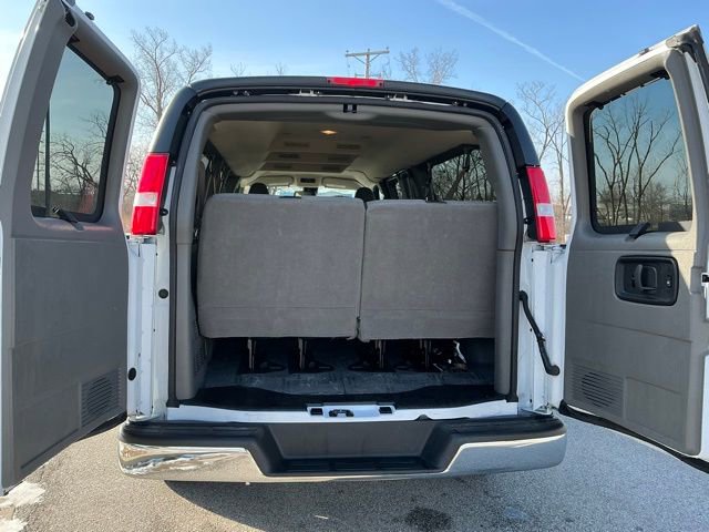 Used 2025 Chevrolet Express 3500 LT w/ LT Preferred Equipment Group image 12