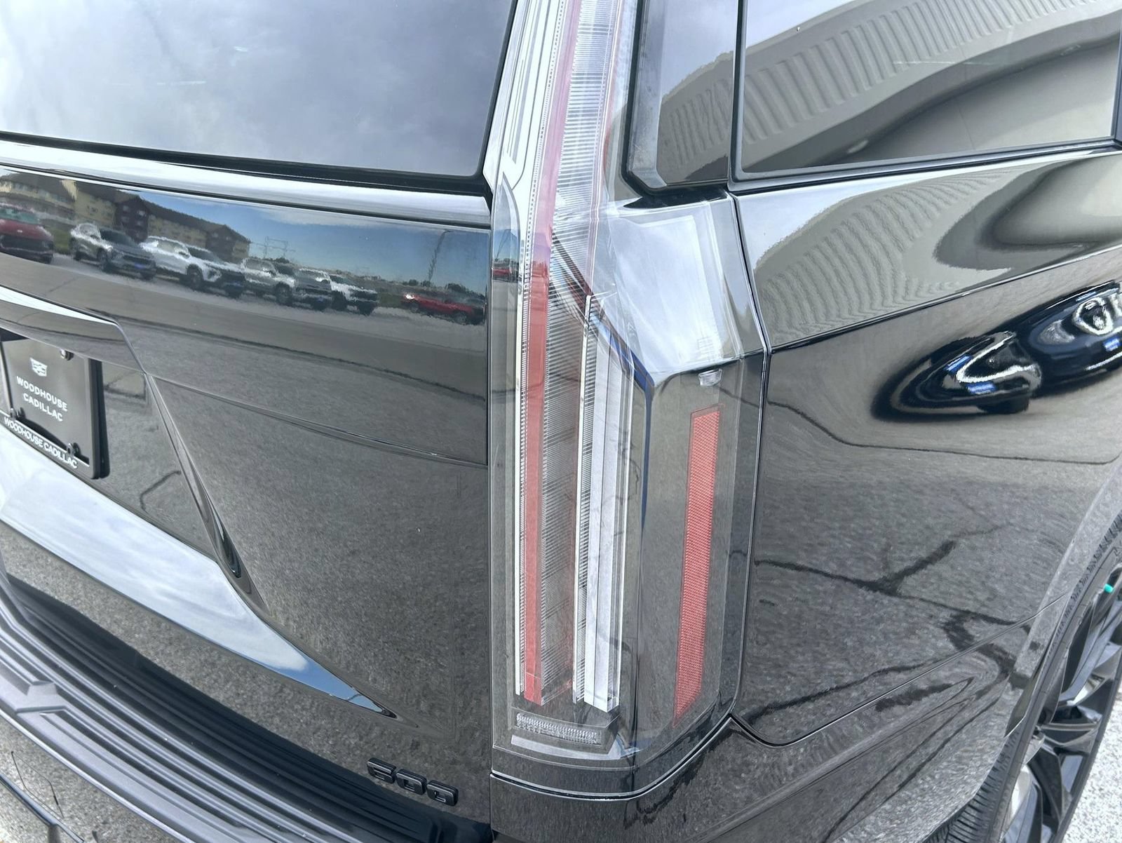 Certified 2026 Cadillac Escalade Platinum Sport w/ LPO, ONYX Package AWD/4WD image 11