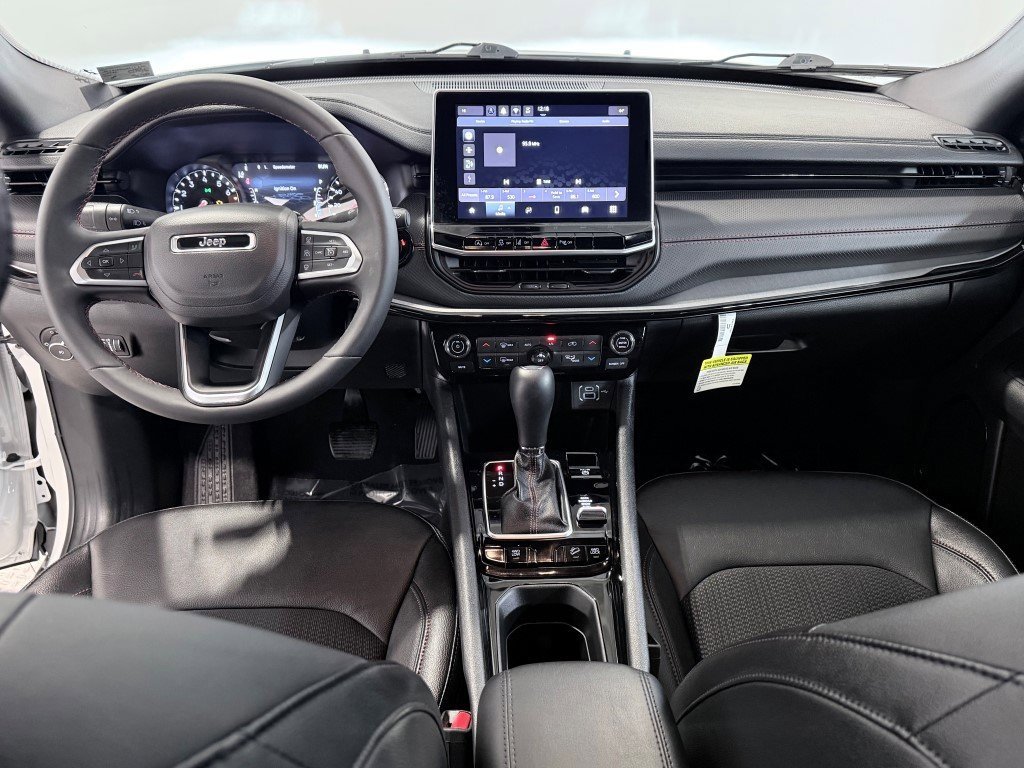 Used 2024 Jeep Compass Trailhawk image 21