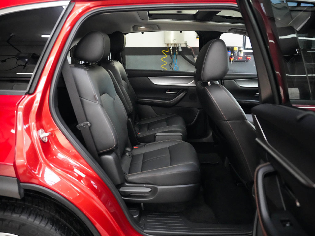 Used 2024 MAZDA CX-90 Plug-In Hybrid w/ Premium Pkg AWD/4WD image 36