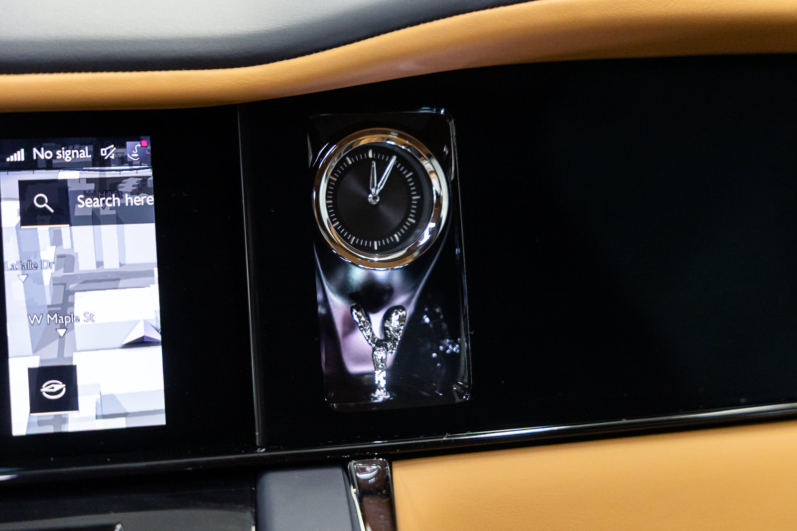Certified 2025 Rolls-Royce Cullinan AWD/4WD image 46