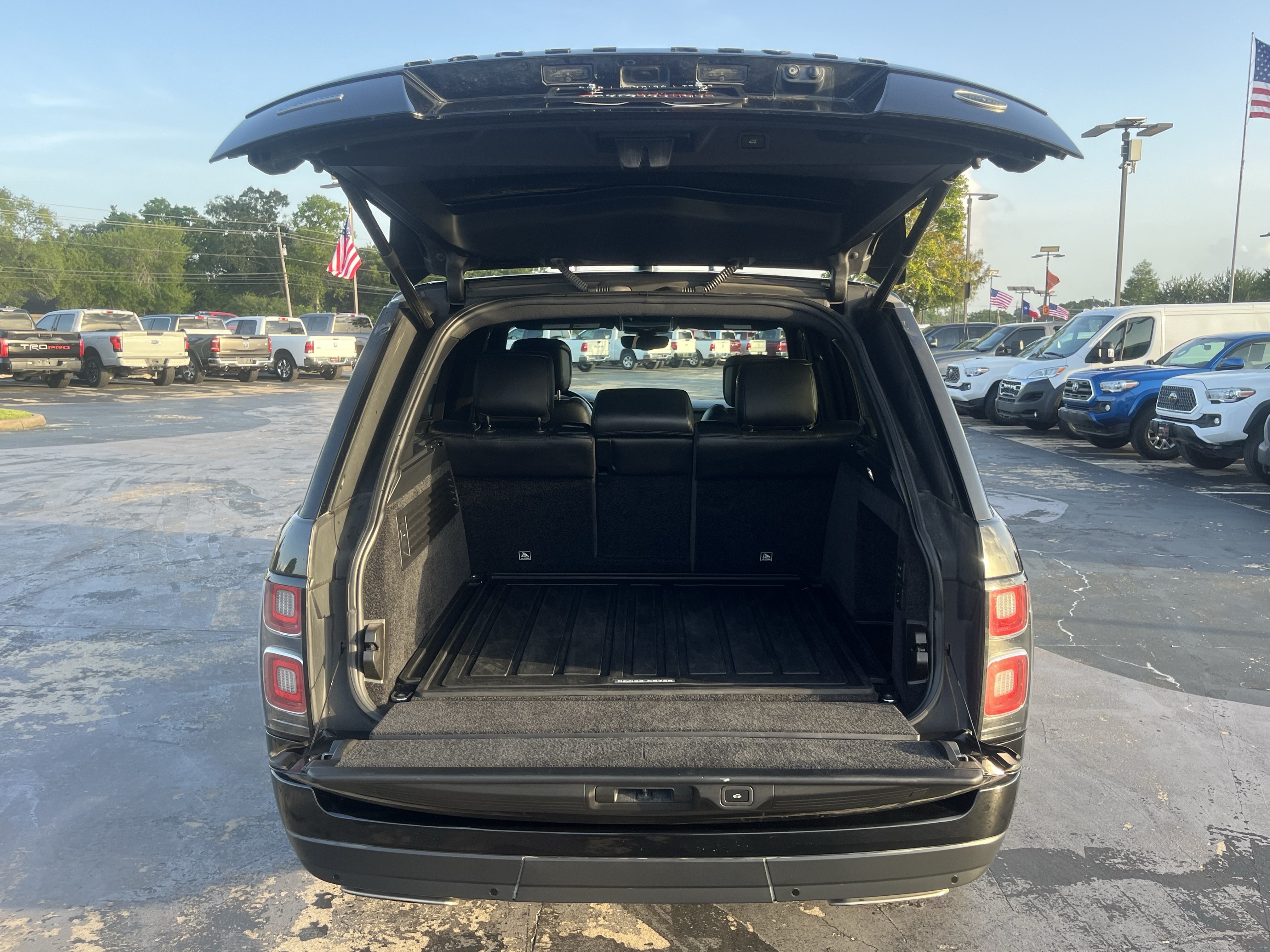 Used 2018 Land Rover Range Rover Supercharged AWD/4WD image 14