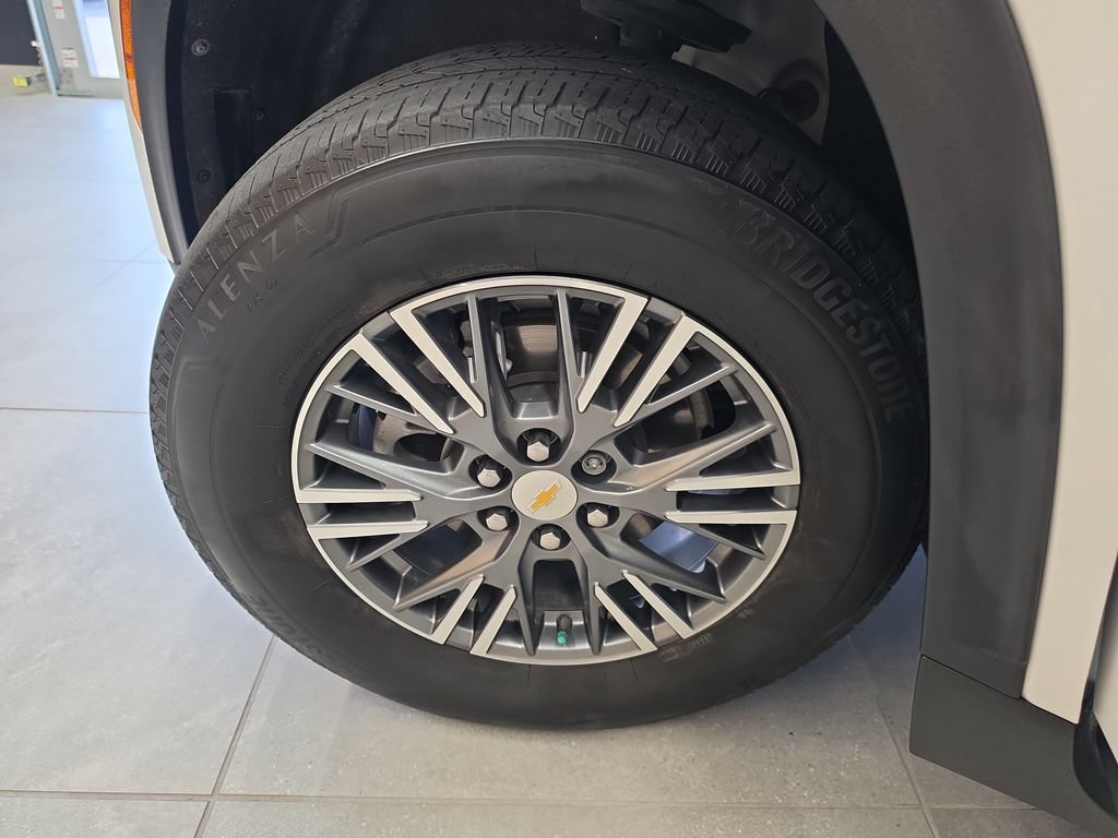 Used 2024 Chevrolet Traverse LT FWD image 33