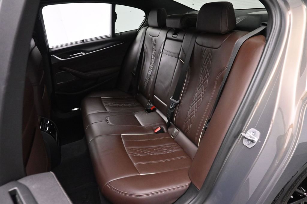 Used 2023 BMW M550i xDrive w/ Dynamic Handling Package AWD/4WD image 20