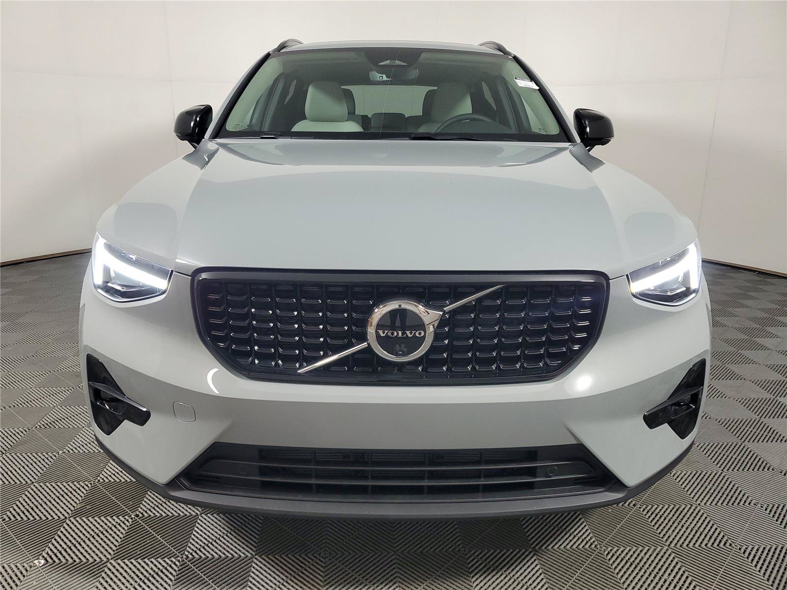 New 2026 Volvo XC40 B5 Plus w/ Protection Package Premier AWD/4WD image 2