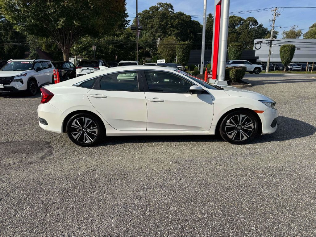 Used 2018 Honda Civic EX-T image 11