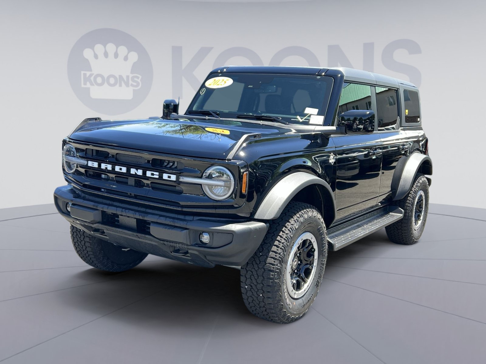 New 2025 Ford Bronco Outer Banks w/ Sasquatch Package AWD/4WD image 1