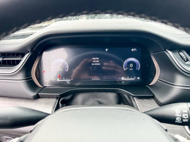 Used 2023 Jeep Grand Cherokee Limited w/ Luxury Tech Group II image 15