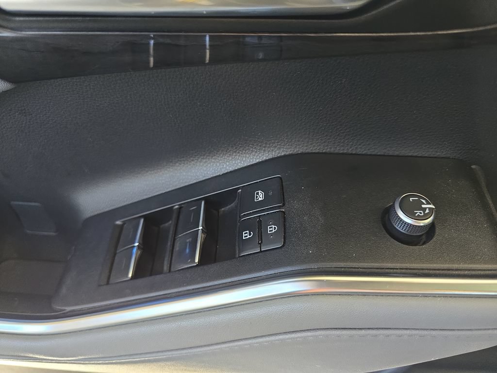 Used 2020 Toyota Highlander Platinum AWD/4WD image 30