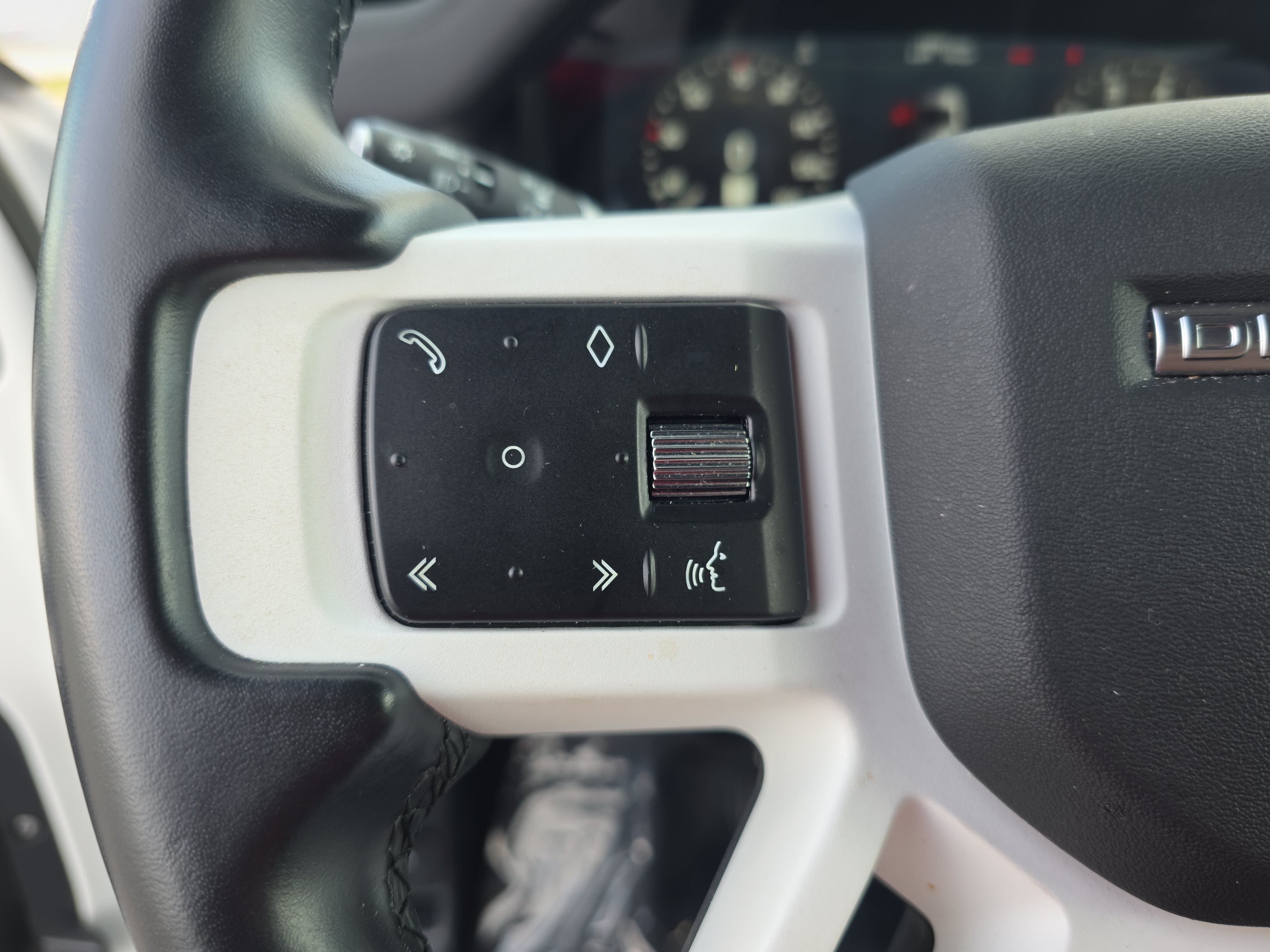 Certified 2023 Land Rover Defender 110 S AWD/4WD image 17