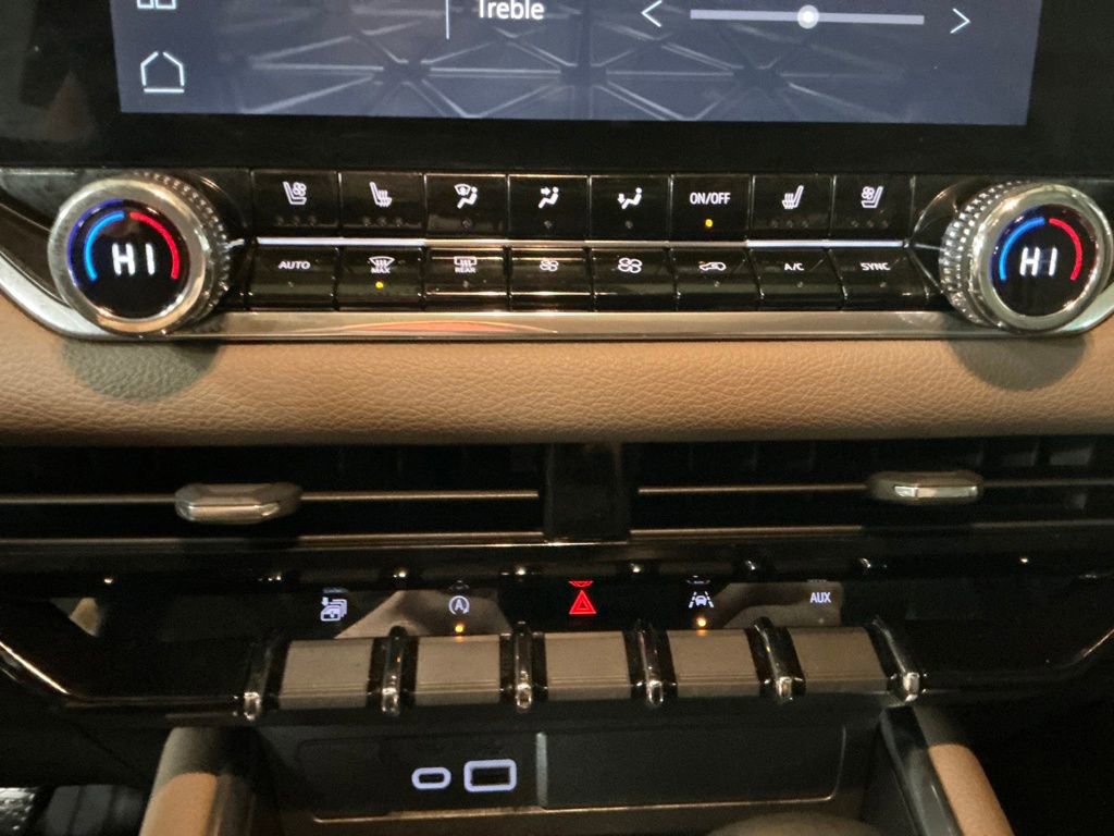 Used 2024 GMC Canyon Denali image 19