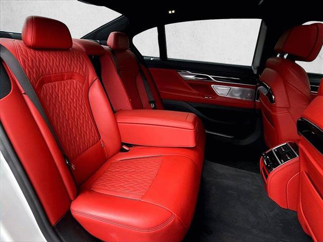 Used 2022 BMW 750i xDrive w/ Executive Package AWD/4WD image 29