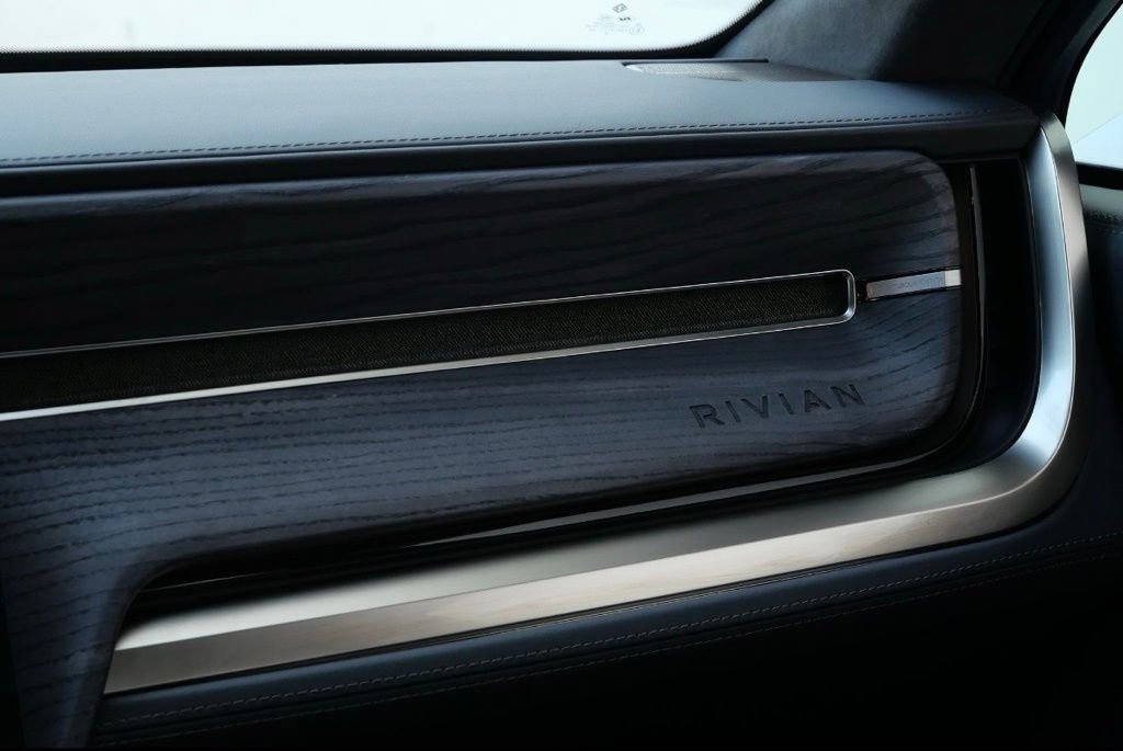 Used 2023 Rivian R1T Adventure image 19