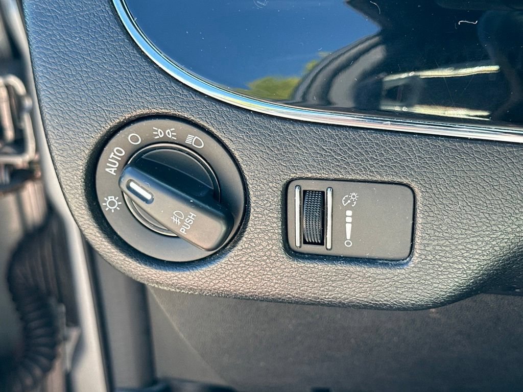 Used 2018 Dodge Grand Caravan SE FWD image 18